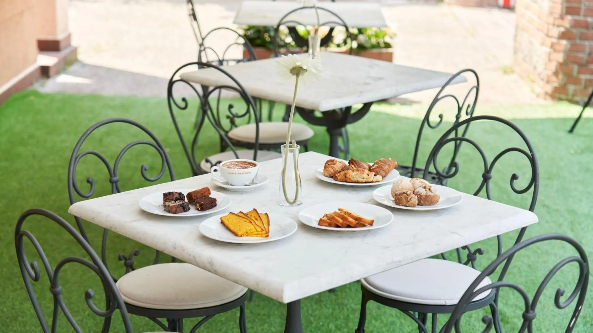 Hotel Cyrano Saronno 4*,  Italy
